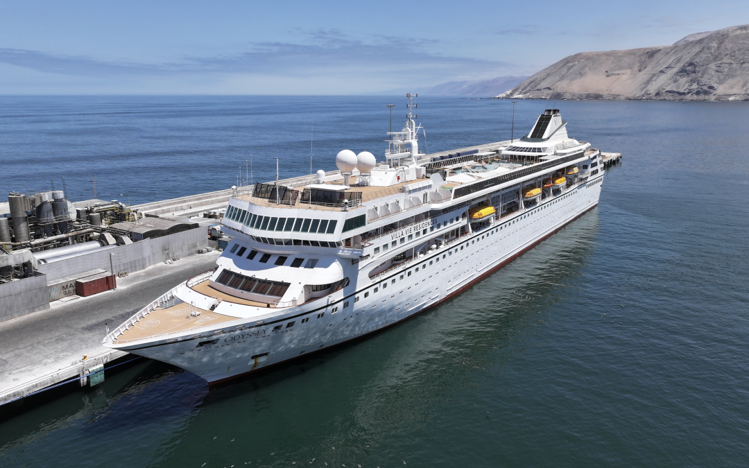 Recala sexto crucero de la temporada en Iquique